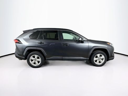 Used 2021 Toyota RAV4 XLE AWD/4WD image 2