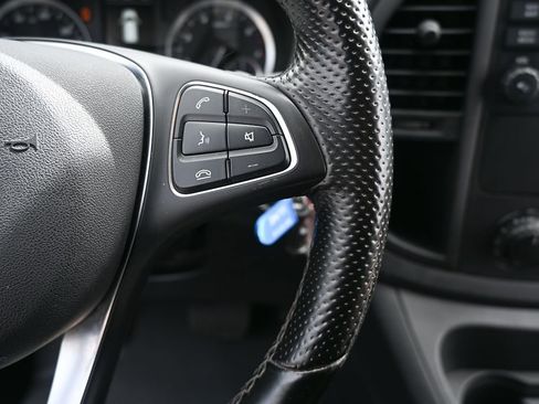 Used 2023 Mercedes-Benz Metris image 11