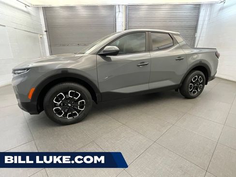 Used 2023 Hyundai Santa Cruz SE FWD image 1