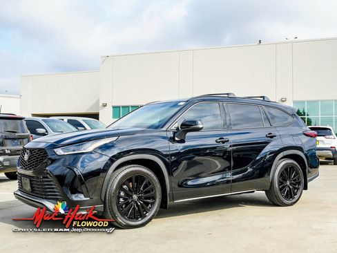 Used 2024 Toyota Highlander XSE image 4