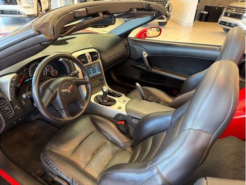 Used 2005 Chevrolet Corvette Convertible w/ Preferred Equipment Group RWD image 21