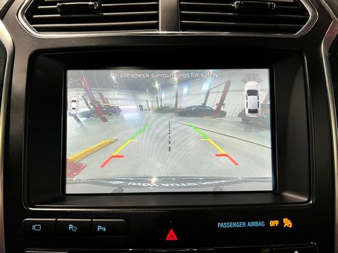 Used 2018 Ford Explorer Limited w/ Equipment Group 301A image 11