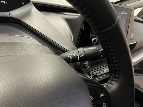 Used 2025 Toyota Prius LE FWD image 22