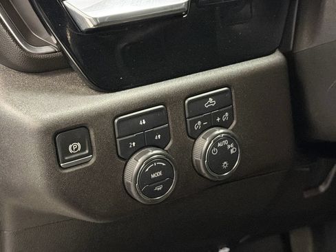 Used 2024 Chevrolet Silverado 2500 LT AWD/4WD image 12