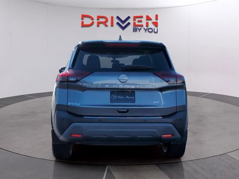 Used 2023 Nissan Rogue SV image 4