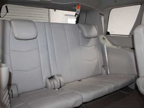 Used 2020 Cadillac Escalade Premium Luxury AWD/4WD image 30