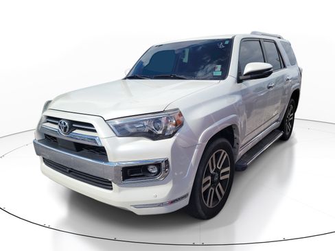 Used 2024 Toyota 4Runner Limited AWD/4WD image 3