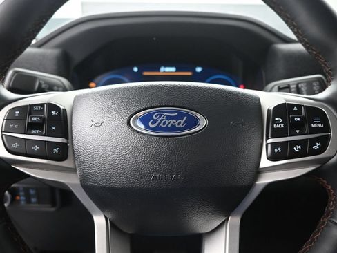 Certified 2025 Ford Explorer Active RWD image 12