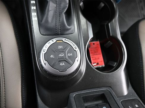 Used 2022 Ford Bronco Wildtrak image 30