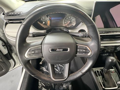 Used 2022 Jeep Compass Limited AWD/4WD image 11