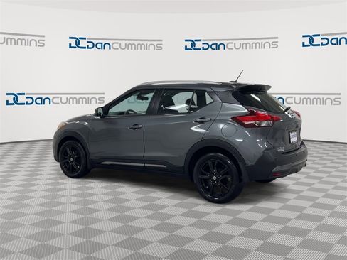 Used 2020 Nissan Kicks SR image 6