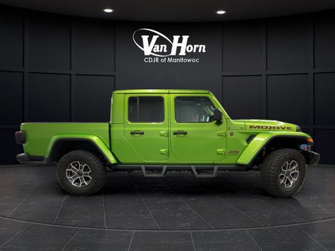 Certified 2025 Jeep Gladiator Mojave AWD/4WD image 8