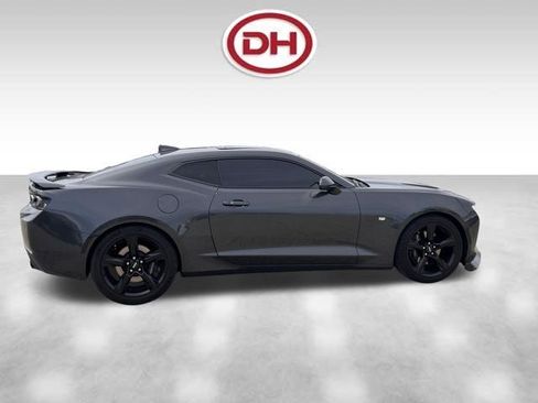 Used 2018 Chevrolet Camaro SS RWD image 10