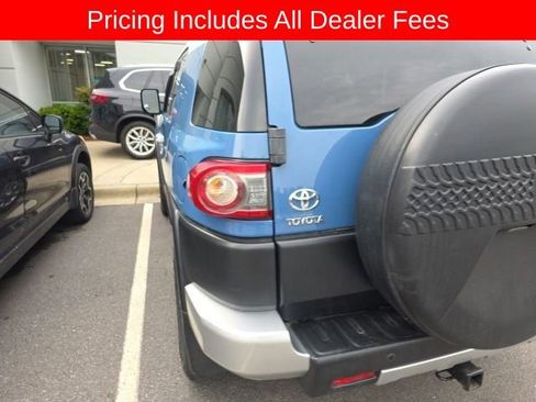 Used 2012 Toyota FJ Cruiser 4WD w/ Upgrade Pkg image 14