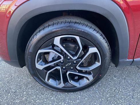Certified 2025 Chevrolet Trax RS w/ Driver Confidence Package FWD image 16