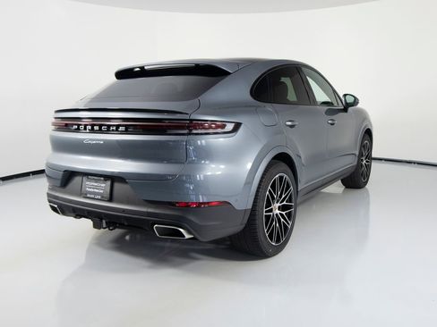 New 2026 Porsche Cayenne Coupe AWD/4WD image 9