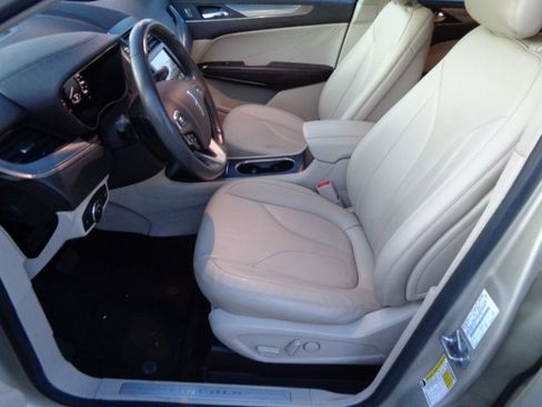 Used 2017 Lincoln MKC Premiere image 8