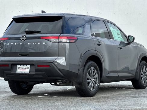 New 2025 Nissan Pathfinder S image 4