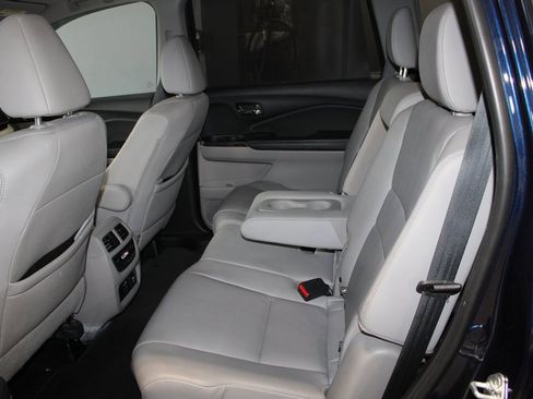 Used 2022 Honda Pilot Touring image 19