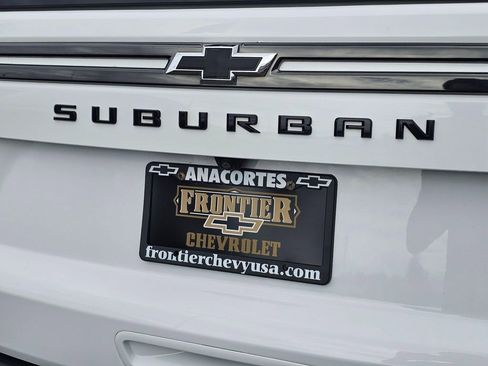 Used 2021 Chevrolet Suburban RST w/ Luxury Package AWD/4WD image 15