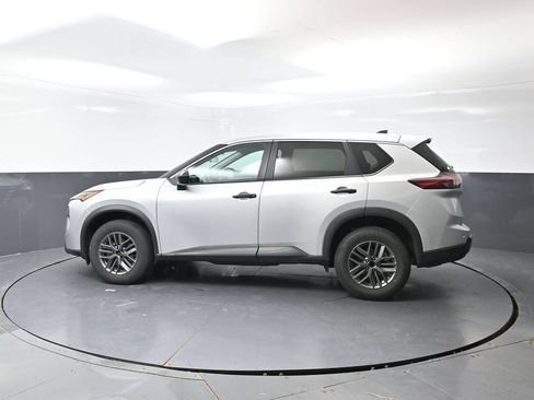 Used 2024 Nissan Rogue S FWD image 10