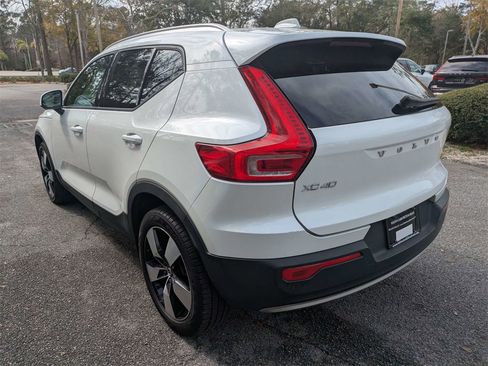 Used 2021 Volvo XC40 T5 Momentum w/ Protection Package Premier image 6