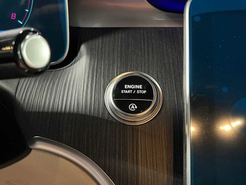 Used 2025 Mercedes-Benz C 300 4MATIC Sedan image 26