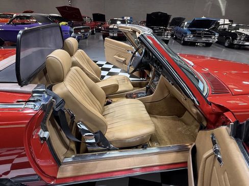 Used 1987 Mercedes-Benz 560 SL image 5