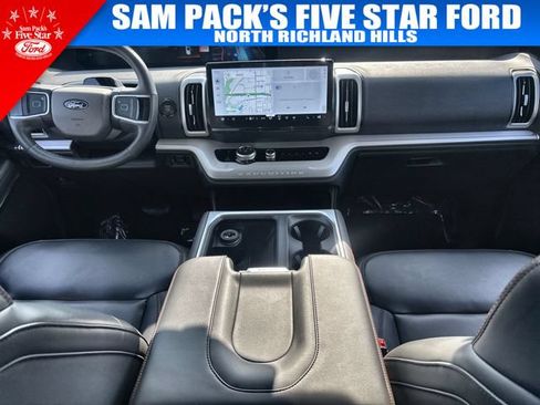 Used 2025 Ford Expedition Active RWD image 12