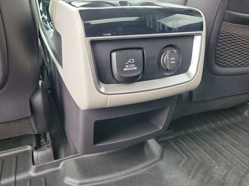Used 2024 Kia Carnival SX Prestige FWD image 12