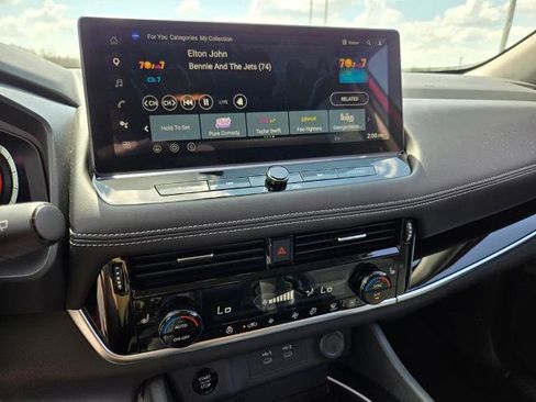 Certified 2025 Nissan Rogue SL AWD/4WD image 19