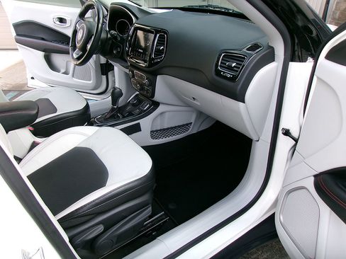 Used 2020 Jeep Compass Limited image 9