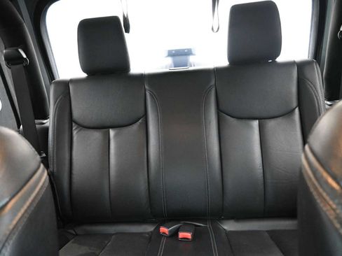 Used 2018 Jeep Wrangler Sahara w/ Dual Top Group AWD/4WD image 12