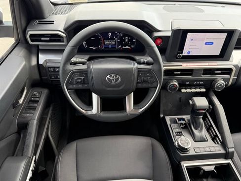 Used 2025 Toyota Tacoma TRD Off-Road image 27