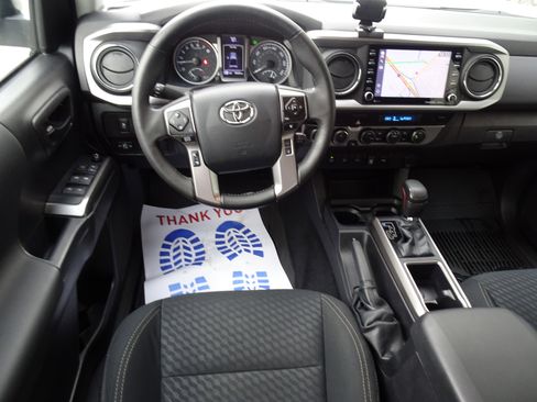 Used 2023 Toyota Tacoma Trail Edition w/ Trail Edition image 13