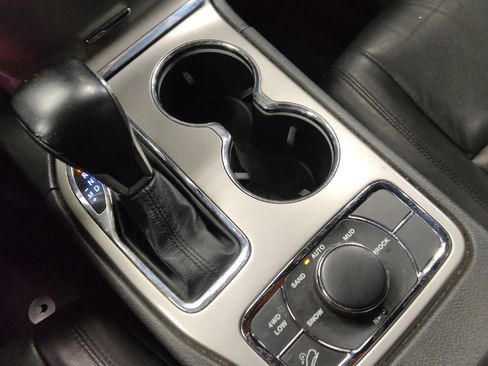 Used 2019 Jeep Grand Cherokee Limited image 26