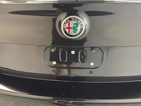 Used 2018 Alfa Romeo Giulia Ti Sport w/ Quick Order Package 22S Sport AWD/4WD image 33