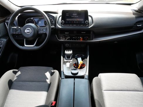 Used 2023 Nissan Rogue SV AWD/4WD image 10