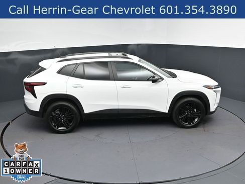 Used 2025 Chevrolet Trax ACTIV w/ Sunroof Package FWD image 34