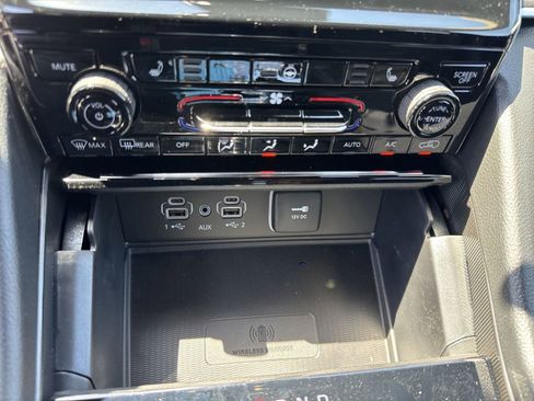 New 2025 Jeep Grand Cherokee Altitude image 29