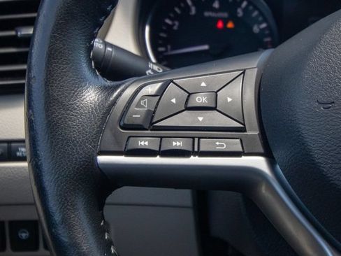 Used 2022 Nissan Rogue Sport SL FWD image 25