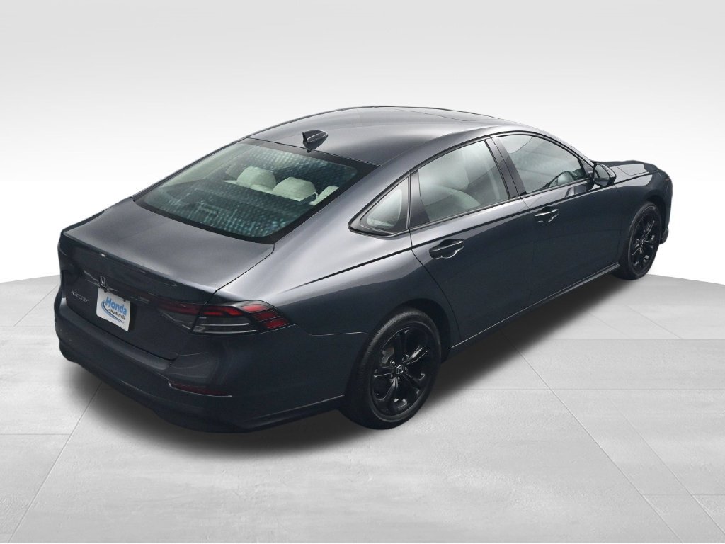 Used 2025 Honda Accord SE image 34