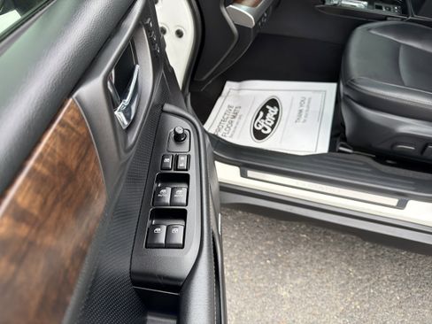 Used 2016 Subaru Outback 2.5i Limited image 2