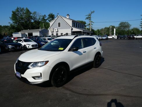 Used 2018 Nissan Rogue SV w/ Premium Package AWD/4WD image 1