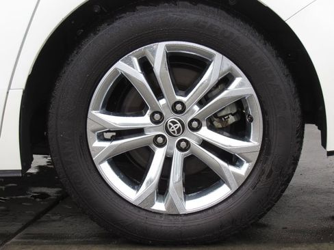 Certified 2021 Toyota Sienna Platinum AWD/4WD image 45