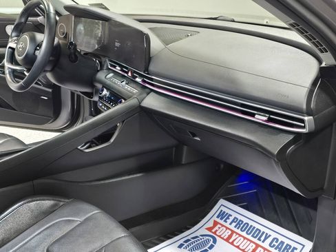 Used 2023 Hyundai Elantra Limited w/ Winter Weather Package FWD image 21