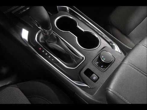 Used 2023 Chevrolet Traverse LT FWD image 15