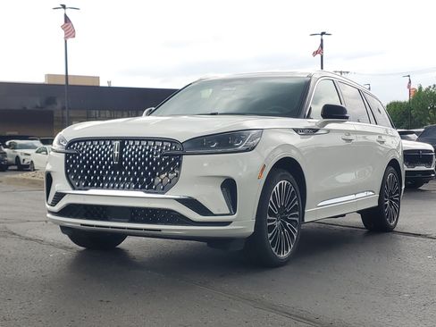 New 2026 Lincoln Aviator Black Label AWD/4WD image 2