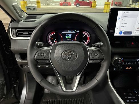 Used 2023 Toyota RAV4 XLE Premium AWD/4WD image 18