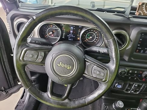 Used 2021 Jeep Gladiator Sport image 8
